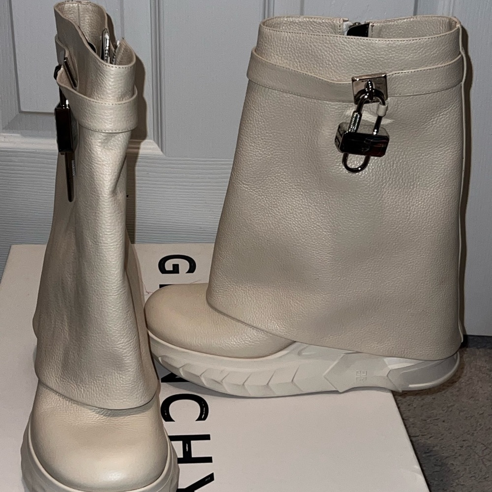 Givenchy Women's shark Boots